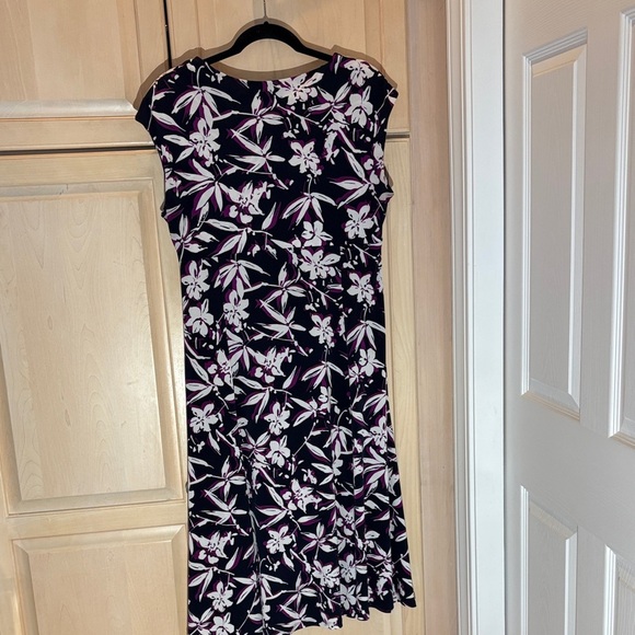 Chaps Floral Navy, Fuchsia and White Floral Dress Size Large - Picture 5 of 5